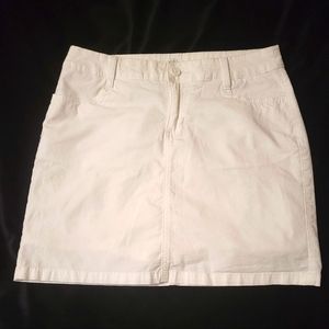 Women's size 4 White Skorts